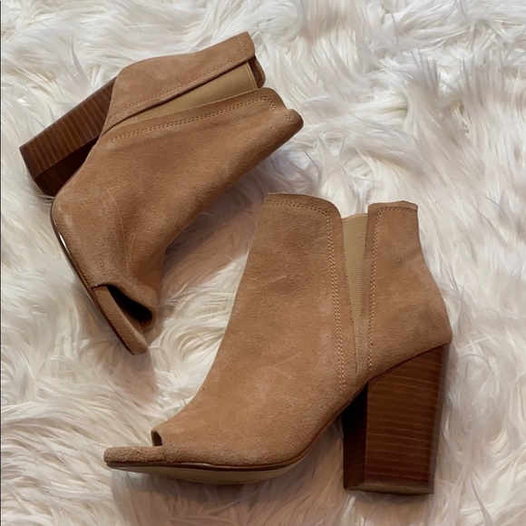 Splendid Shoes - Splendid Tan Suede Peep Toe Heels sz 8